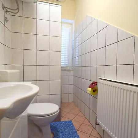 Frane 3 By Interhome Vantacici