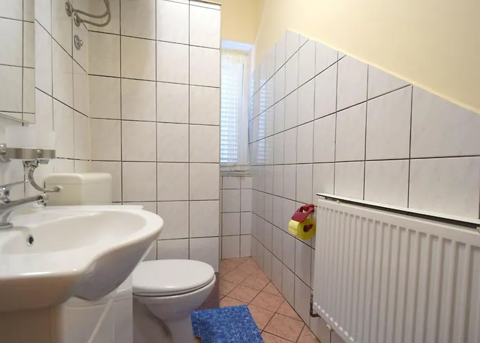 Frane 3 By Interhome Vantacici